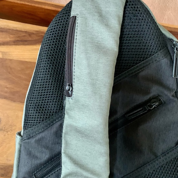 MARK RYDAN Sling Crossbody Bag - Picture 3 of 5